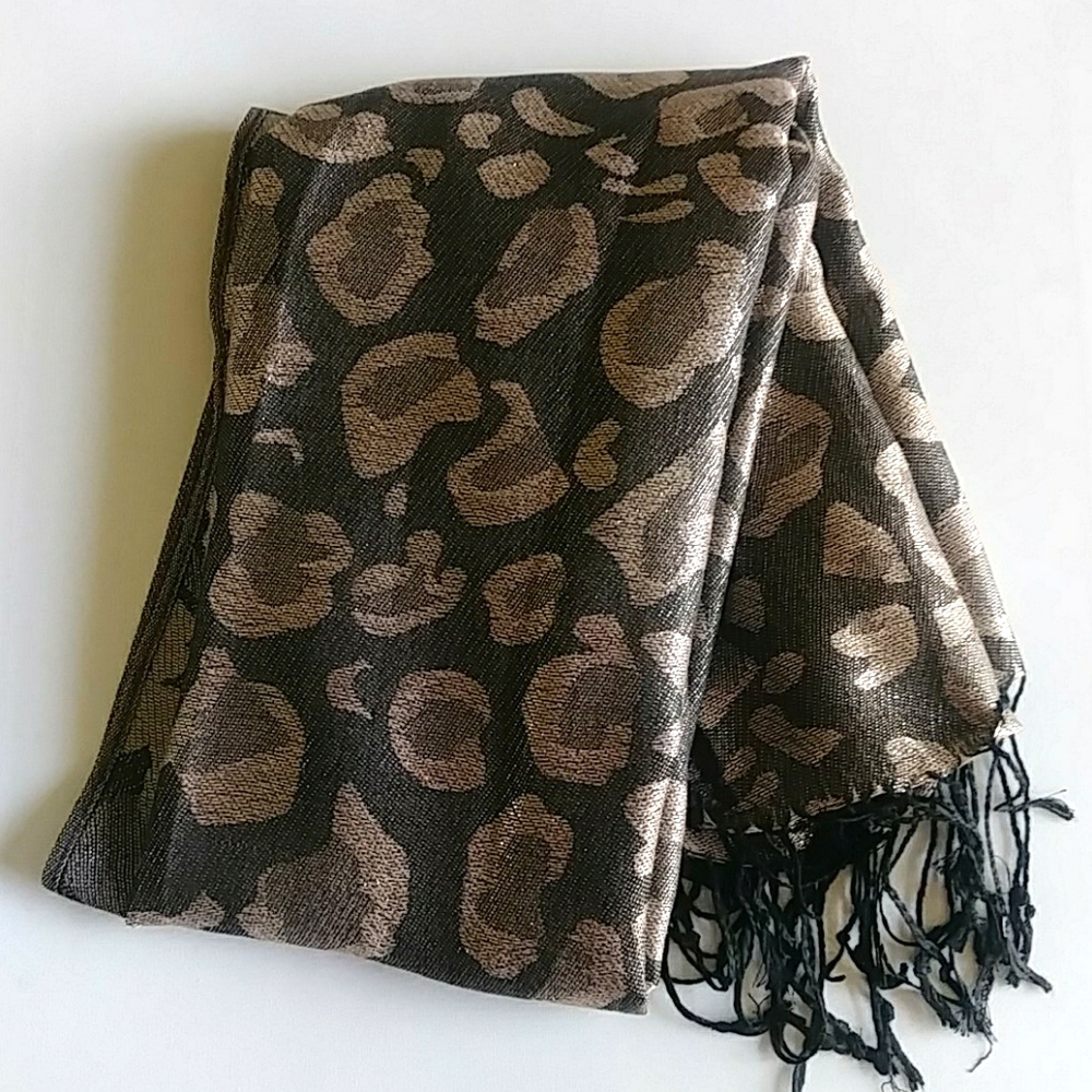 Animal Print Jacquard Scarf Fringed